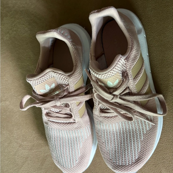 Adidas Women's Light Pink Sneakers - Picture 8 of 9